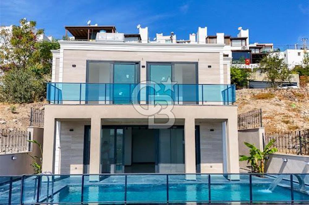 Bodrum Akyarlar'da Satılık Deniz manzalı Müstakil Havuzlu villa
