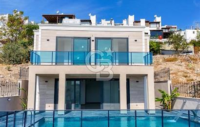 Bodrum Akyarlar'da Satılık Deniz manzalı Müstakil Havuzlu villa