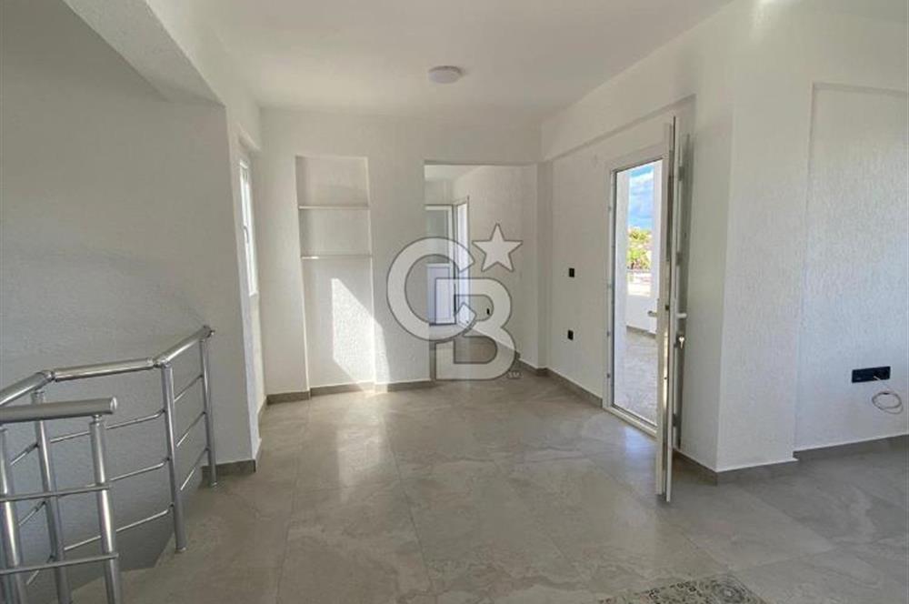 Gümüşlük Karakaya'da Özel Plajlı Satılık 2+1 Dubleks