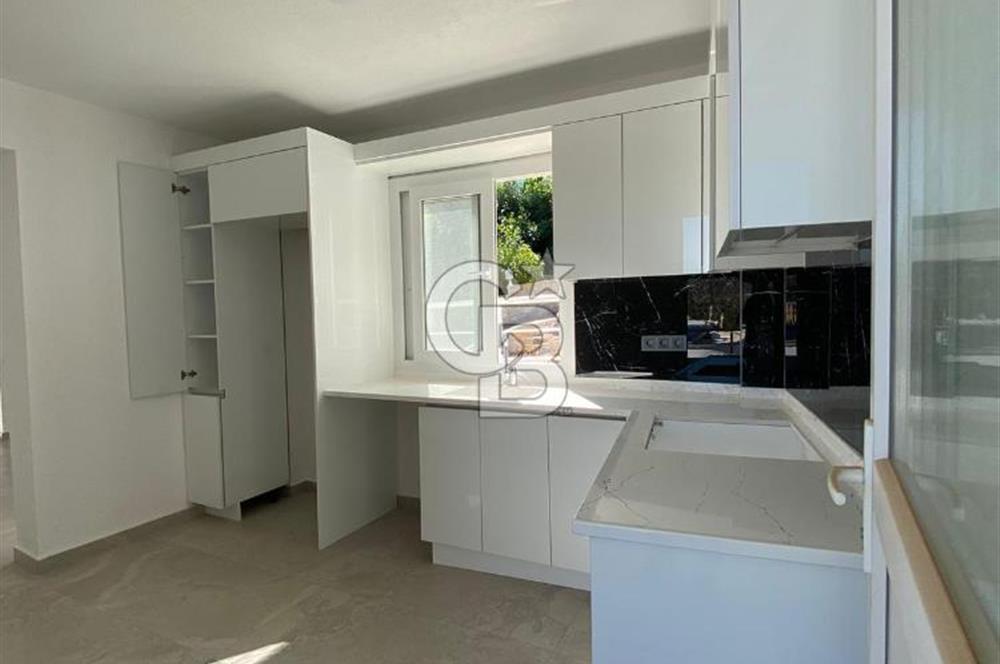 Gümüşlük Karakaya'da Özel Plajlı Satılık 2+1 Dubleks