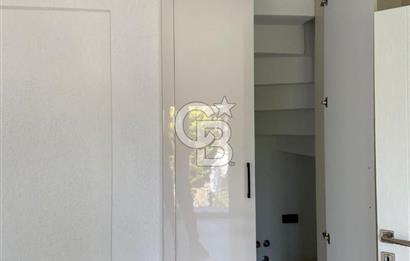 Gümüşlük Karakaya'da Özel Plajlı Satılık 2+1 Dubleks