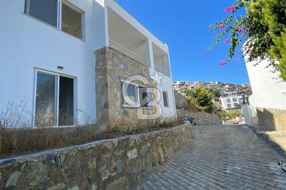 Gümüşlük Karakaya'da Özel Plajlı Satılık 2+1 Dubleks