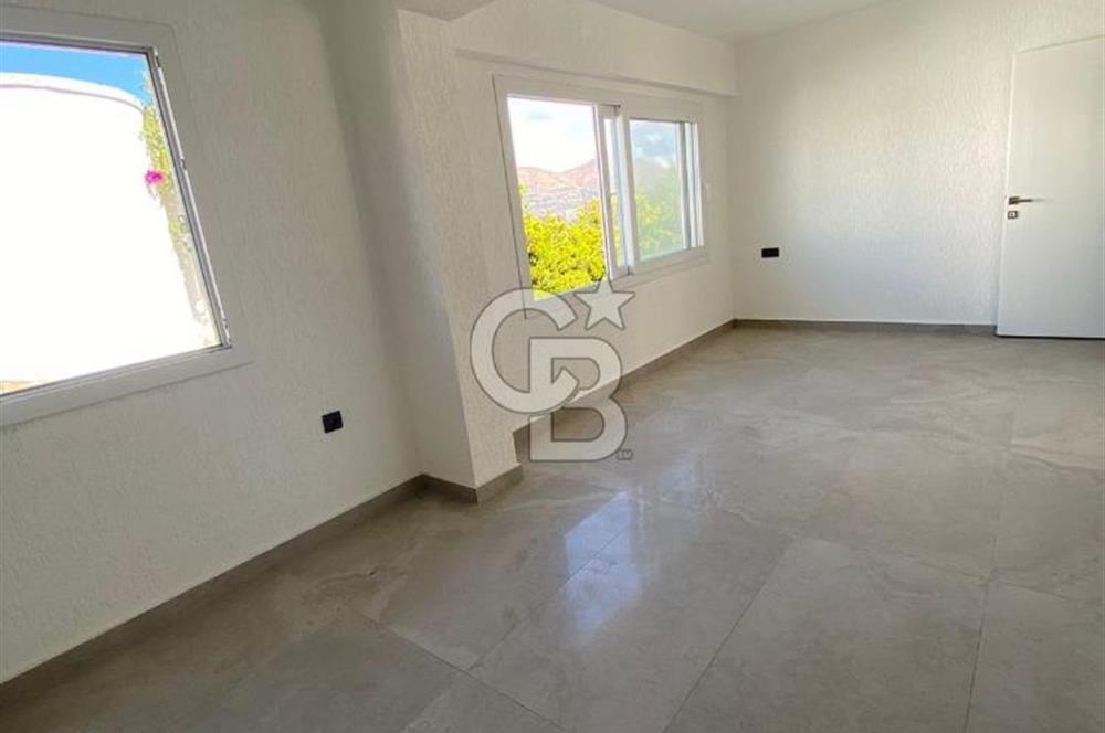 Gümüşlük Karakaya'da Özel Plajlı Satılık 2+1 Dubleks