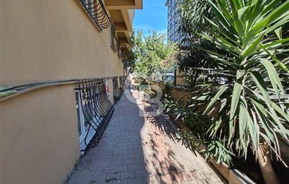 Halkalı'da Site içerisinde Ayrı girişli 2 daire (Dublex)