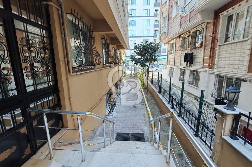 Halkalı'da Site içerisinde Ayrı girişli 2 daire (Dublex)