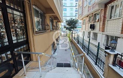 Halkalı'da Site içerisinde Ayrı girişli 2 daire (Dublex)