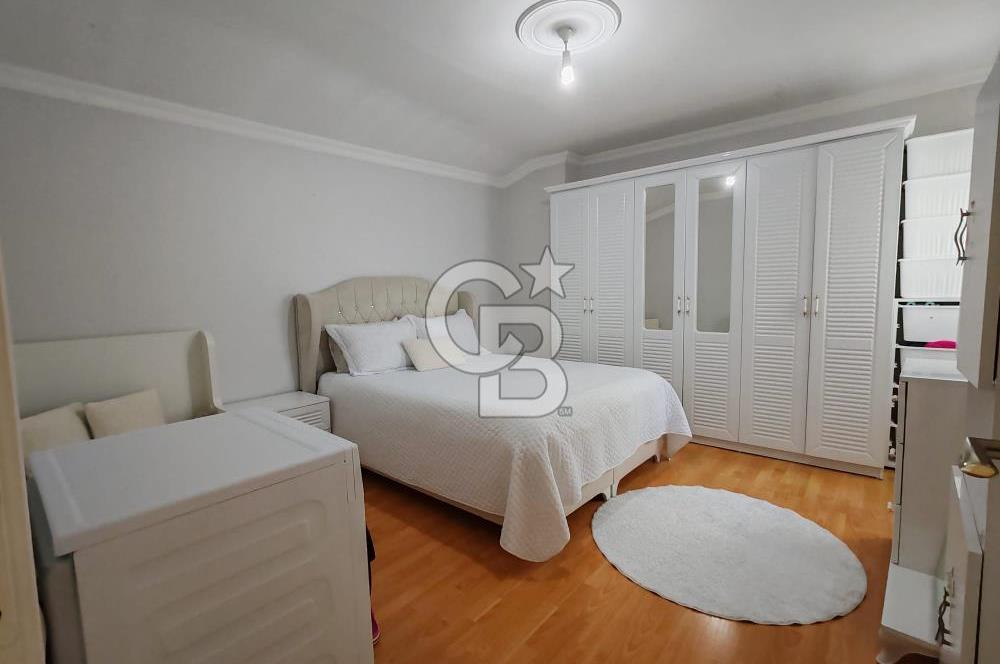 Halkalı'da Site içerisinde Ayrı girişli 2 daire (Dublex)