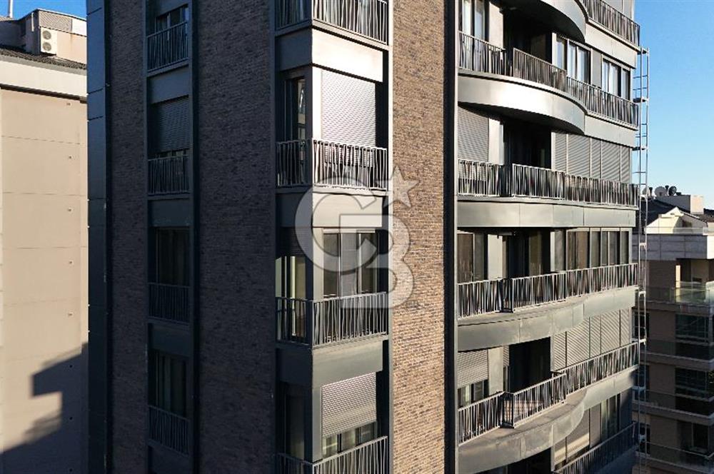 BAĞDAT CADDESİ SUADİYE KÖŞE KONUMDA ÖZEL GİRİŞLİ, KATTA TEK 4+1