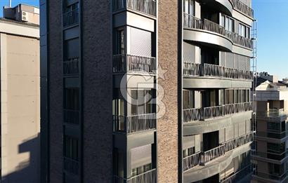 BAĞDAT CADDESİ SUADİYE KÖŞE KONUMDA ÖZEL GİRİŞLİ, KATTA TEK 4+1