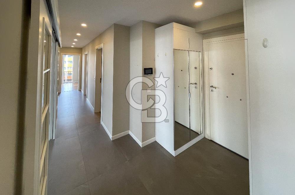 BAĞDAT CADDESİ SUADİYE KÖŞE KONUMDA ÖZEL GİRİŞLİ, KATTA TEK 4+1