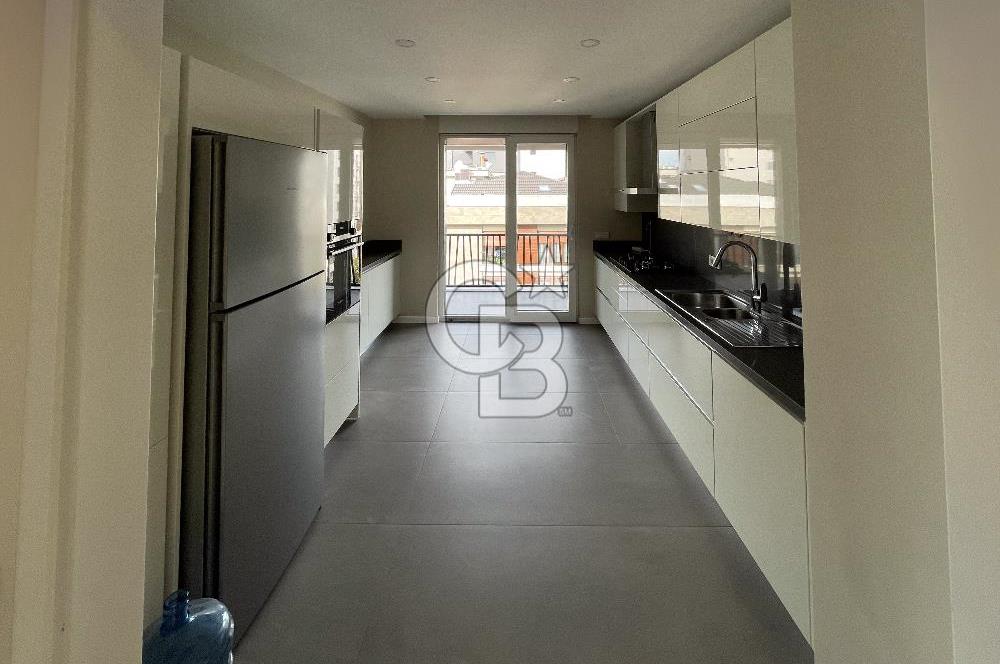 BAĞDAT CADDESİ SUADİYE KÖŞE KONUMDA ÖZEL GİRİŞLİ, KATTA TEK 4+1