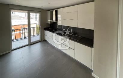 BAĞDAT CADDESİ SUADİYE KÖŞE KONUMDA ÖZEL GİRİŞLİ, KATTA TEK 4+1