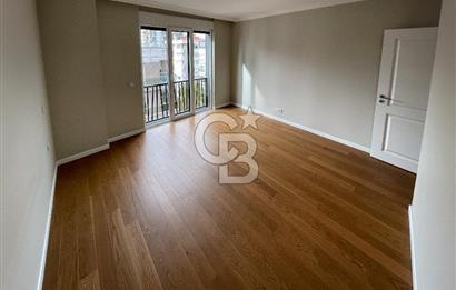 BAĞDAT CADDESİ SUADİYE KÖŞE KONUMDA ÖZEL GİRİŞLİ, KATTA TEK 4+1