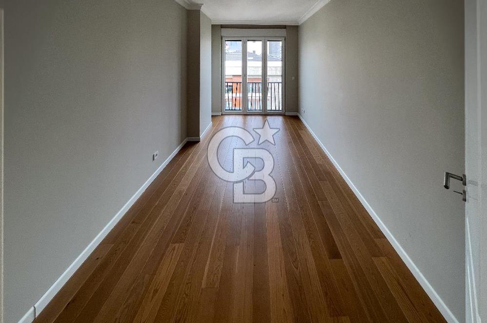 BAĞDAT CADDESİ SUADİYE KÖŞE KONUMDA ÖZEL GİRİŞLİ, KATTA TEK 4+1