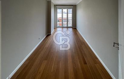 BAĞDAT CADDESİ SUADİYE KÖŞE KONUMDA ÖZEL GİRİŞLİ, KATTA TEK 4+1