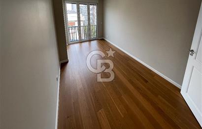 BAĞDAT CADDESİ SUADİYE KÖŞE KONUMDA ÖZEL GİRİŞLİ, KATTA TEK 4+1