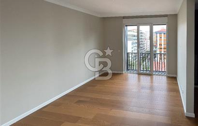 BAĞDAT CADDESİ SUADİYE KÖŞE KONUMDA ÖZEL GİRİŞLİ, KATTA TEK 4+1