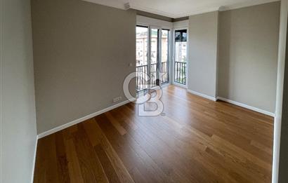 BAĞDAT CADDESİ SUADİYE KÖŞE KONUMDA ÖZEL GİRİŞLİ, KATTA TEK 4+1