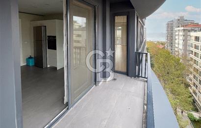 BAĞDAT CADDESİ SUADİYE KÖŞE KONUMDA ÖZEL GİRİŞLİ, KATTA TEK 4+1