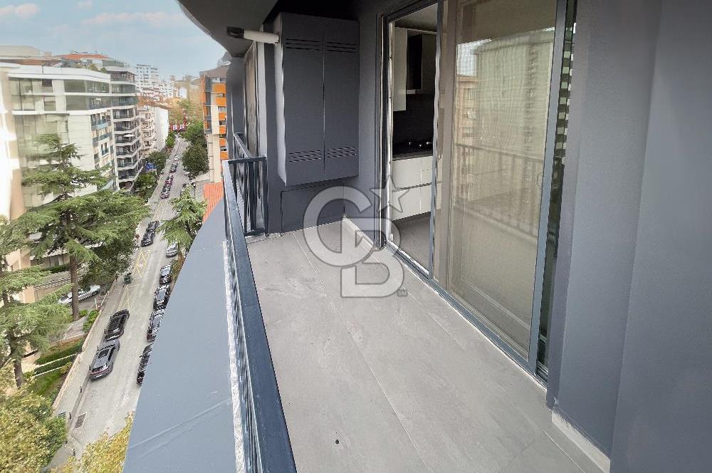 BAĞDAT CADDESİ SUADİYE KÖŞE KONUMDA ÖZEL GİRİŞLİ, KATTA TEK 4+1