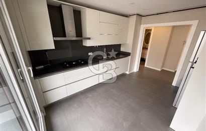 BAĞDAT CADDESİ SUADİYE KÖŞE KONUMDA ÖZEL GİRİŞLİ, KATTA TEK 4+1