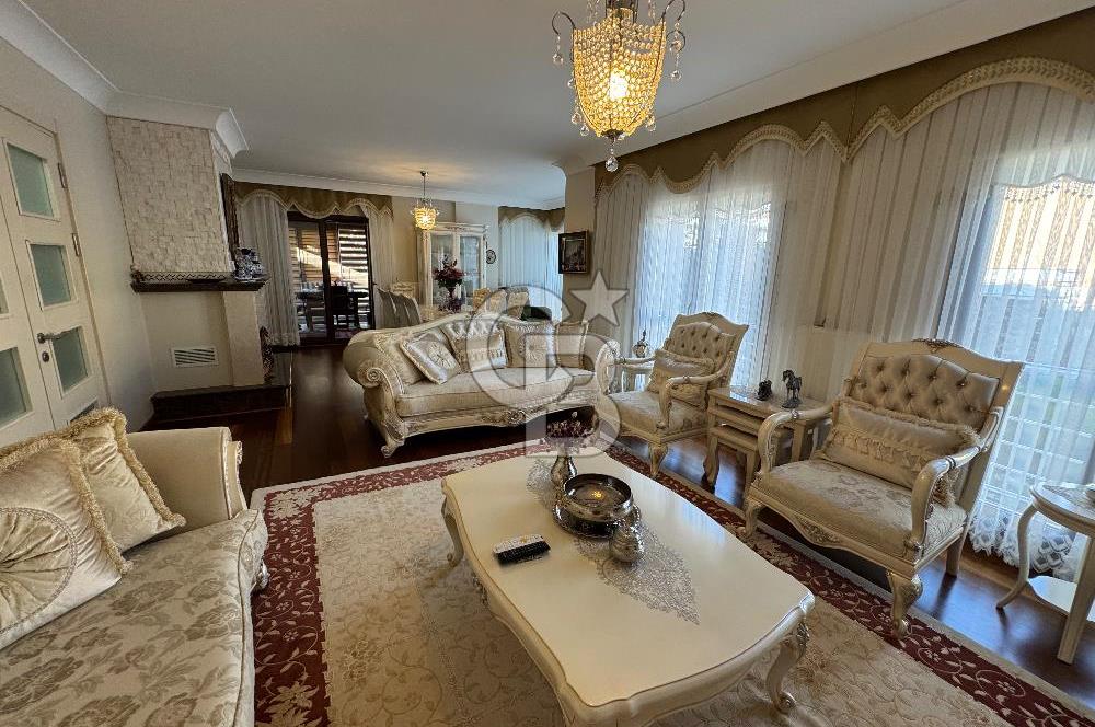 BAHÇEŞEHİR KELEBEKLER VADİSİ SATILIK 5+2 VİLLA