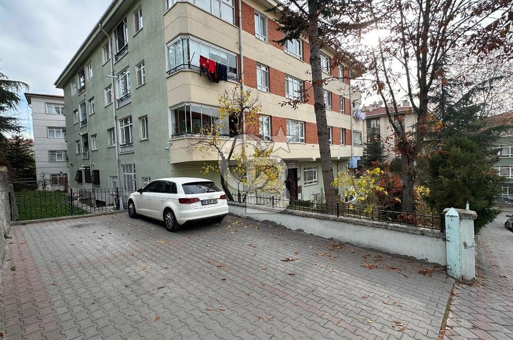 Keçiören Yakacık Mahallesinde Köşe binada SATILIK 3+1 DAİRE