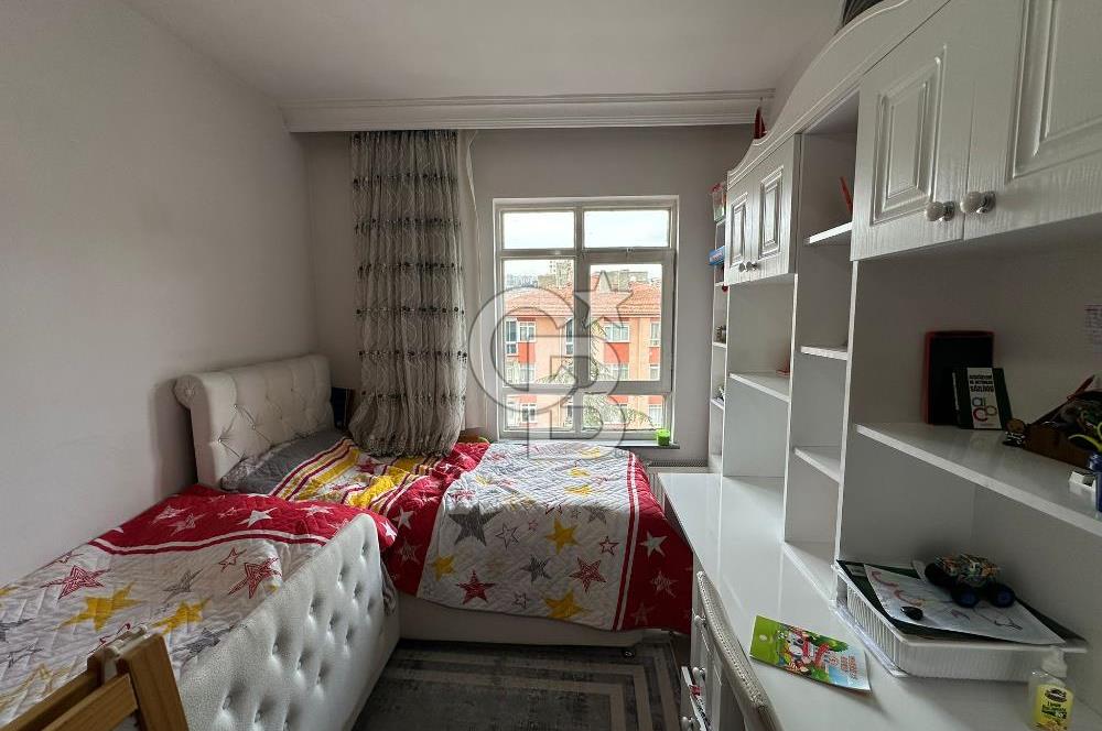 Keçiören Yakacık Mahallesinde Köşe binada SATILIK 3+1 DAİRE