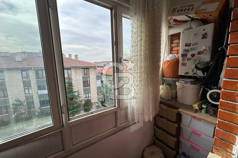 Keçiören Yakacık Mahallesinde Köşe binada SATILIK 3+1 DAİRE