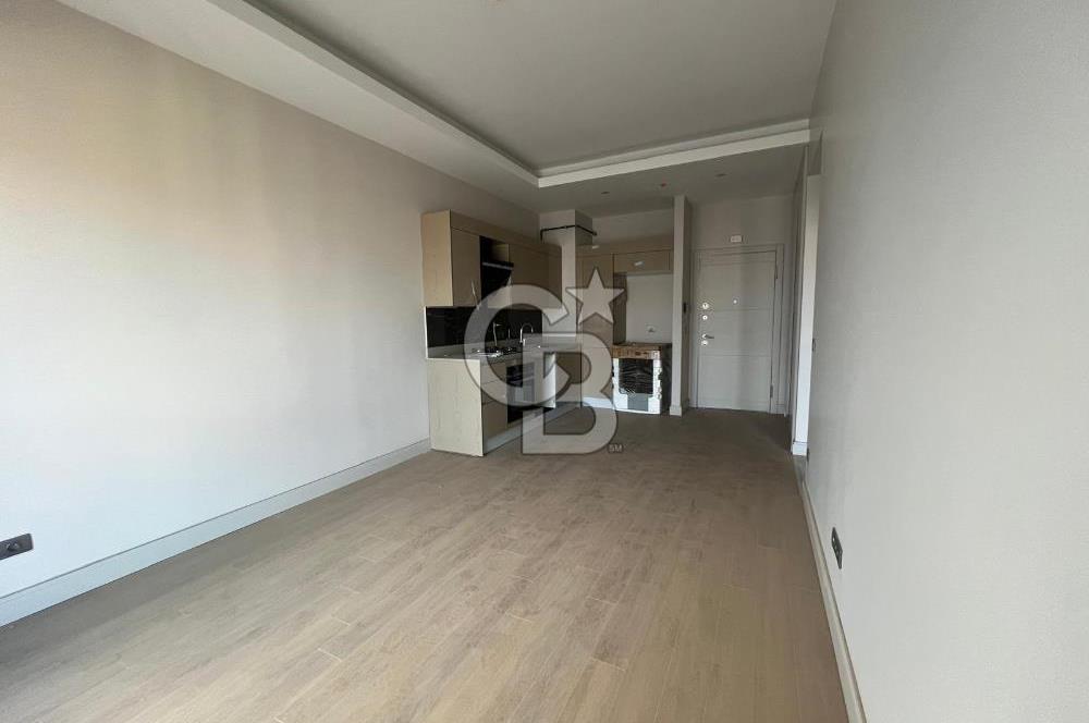 REFERANS KARTAL LOCADA HİÇ OTURULMAMIŞ 2+1 DAİRE