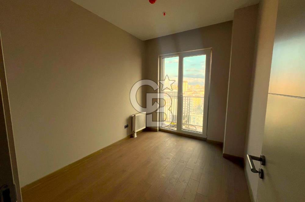 REFERANS KARTAL LOCADA HİÇ OTURULMAMIŞ 2+1 DAİRE