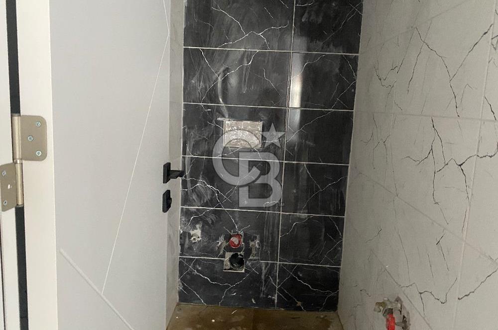 Menemen Vali Kutlu Aktaş Caddesinde Ticari Kiralık Dükkan