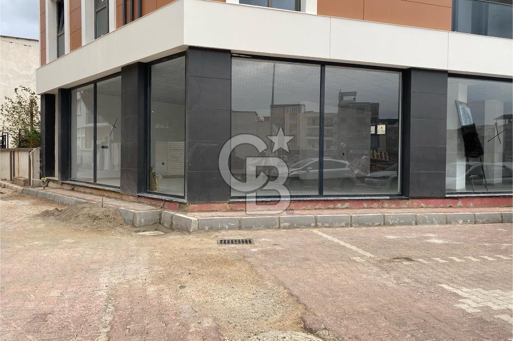 Menemen Vali Kutlu Aktaş Caddesinde Ticari Kiralık Dükkan