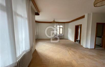 COLDWELL BANKER'den VALİ KONAĞI'nda TİCARİ İMARLI SATILIK VİLLA