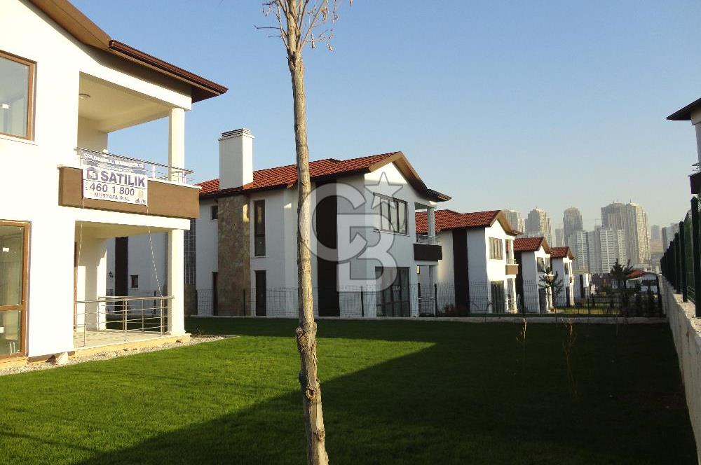 ANKARA KONAKLARI/CENNETÇE'DE, NET 638 M2 BÜYÜK BAHÇELİ ''KÖŞE'' VİLLA, BORÇSUZ SATILIK