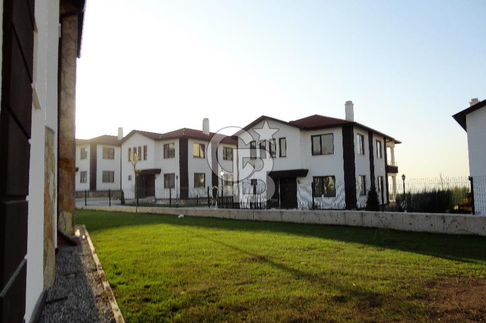 ANKARA KONAKLARI/CENNETÇE'DE, NET 638 M2 BÜYÜK BAHÇELİ ''KÖŞE'' VİLLA, BORÇSUZ SATILIK