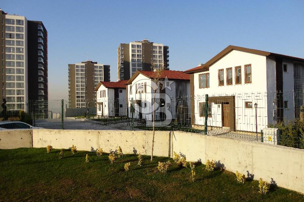 ANKARA KONAKLARI/CENNETÇE'DE, NET 638 M2 BÜYÜK BAHÇELİ ''KÖŞE'' VİLLA, BORÇSUZ SATILIK