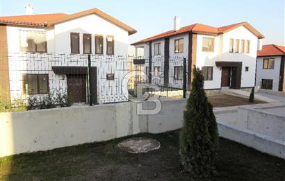 ANKARA KONAKLARI/CENNETÇE'DE, NET 638 M2 BÜYÜK BAHÇELİ ''KÖŞE'' VİLLA, BORÇSUZ SATILIK