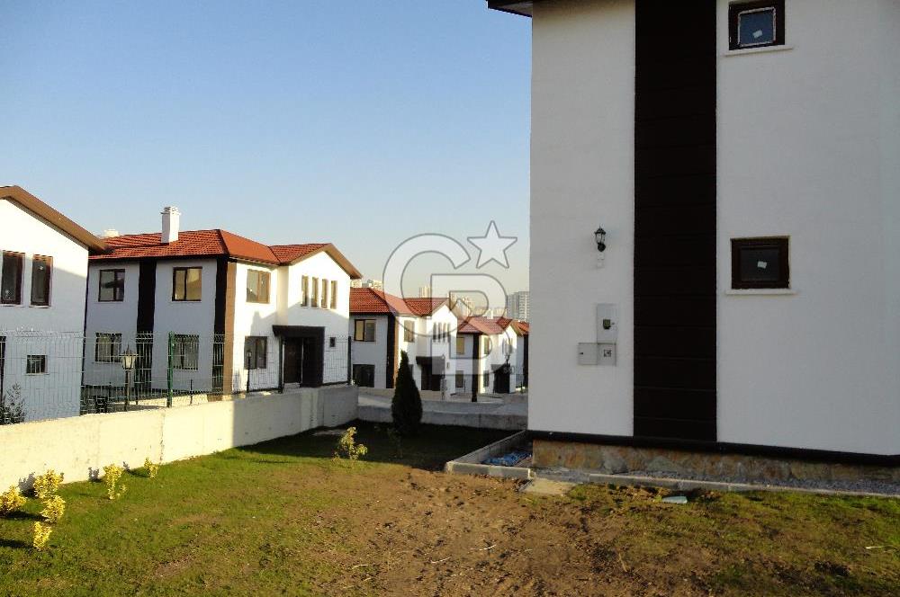 ANKARA KONAKLARI/CENNETÇE'DE, NET 638 M2 BÜYÜK BAHÇELİ ''KÖŞE'' VİLLA, BORÇSUZ SATILIK