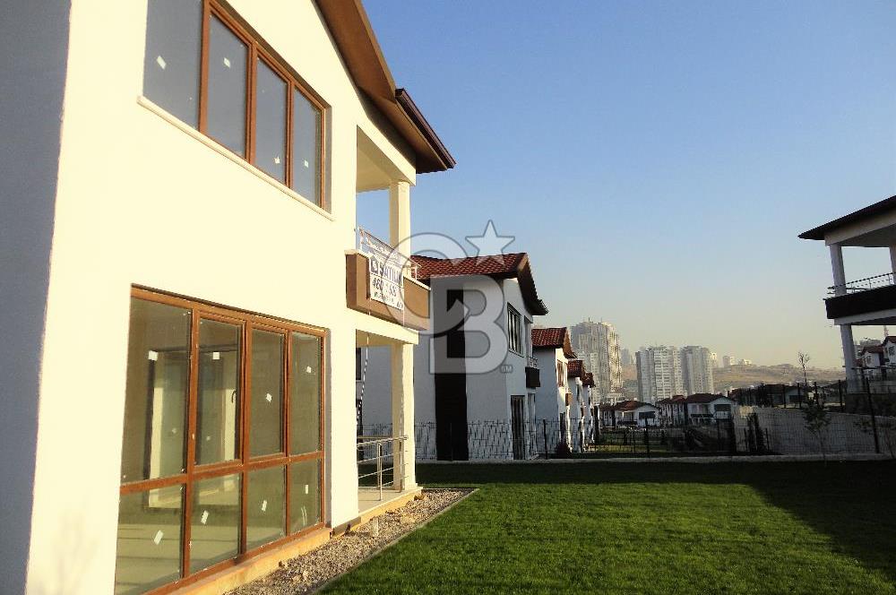 ANKARA KONAKLARI/CENNETÇE'DE, NET 638 M2 BÜYÜK BAHÇELİ ''KÖŞE'' VİLLA, BORÇSUZ SATILIK