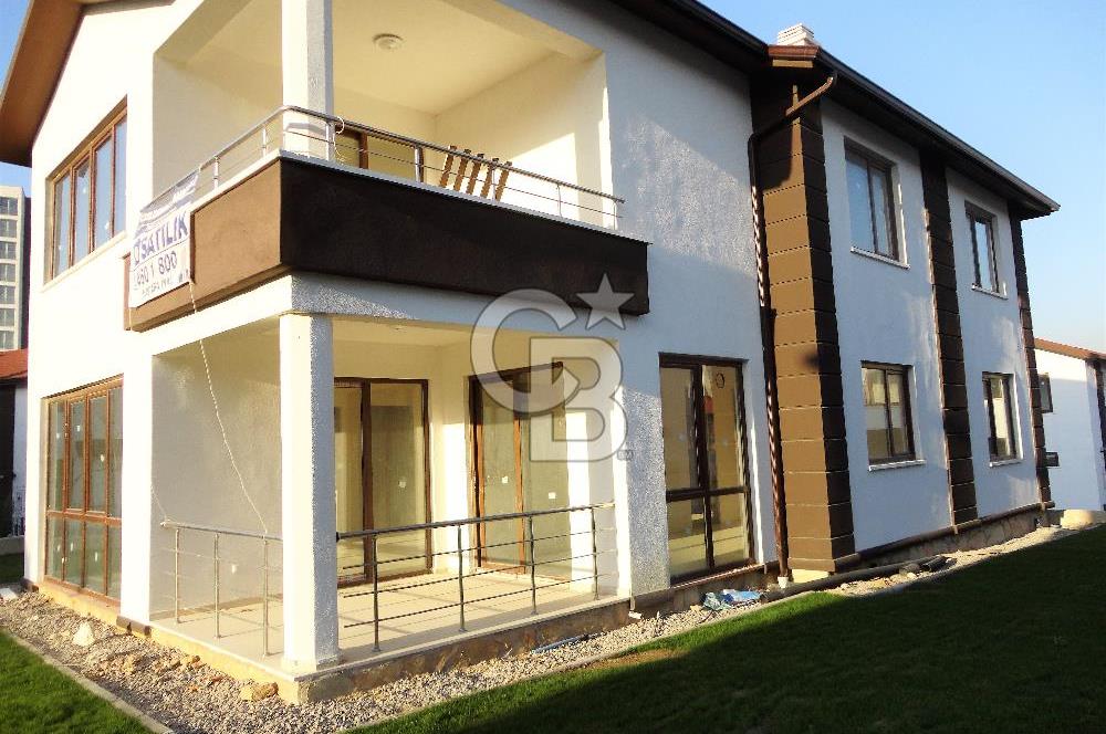 ANKARA KONAKLARI/CENNETÇE'DE, NET 638 M2 BÜYÜK BAHÇELİ ''KÖŞE'' VİLLA, BORÇSUZ SATILIK