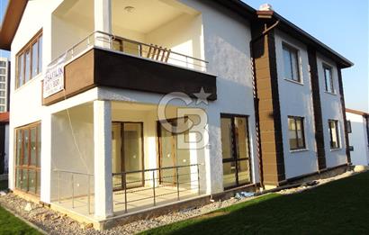 ANKARA KONAKLARI/CENNETÇE'DE, NET 638 M2 BÜYÜK BAHÇELİ ''KÖŞE'' VİLLA, BORÇSUZ SATILIK