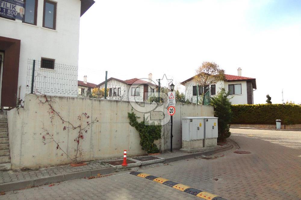 ANKARA KONAKLARI/CENNETÇE'DE, NET 638 M2 BÜYÜK BAHÇELİ ''KÖŞE'' VİLLA, BORÇSUZ SATILIK