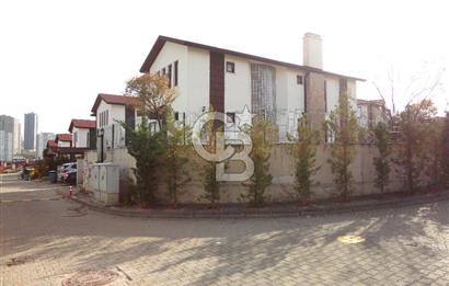 ANKARA KONAKLARI/CENNETÇE'DE, NET 638 M2 BÜYÜK BAHÇELİ ''KÖŞE'' VİLLA, BORÇSUZ SATILIK