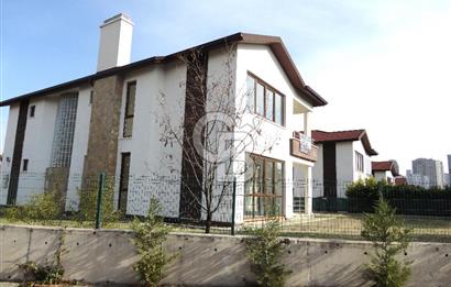 ANKARA KONAKLARI/CENNETÇE'DE, NET 638 M2 BÜYÜK BAHÇELİ ''KÖŞE'' VİLLA, BORÇSUZ SATILIK