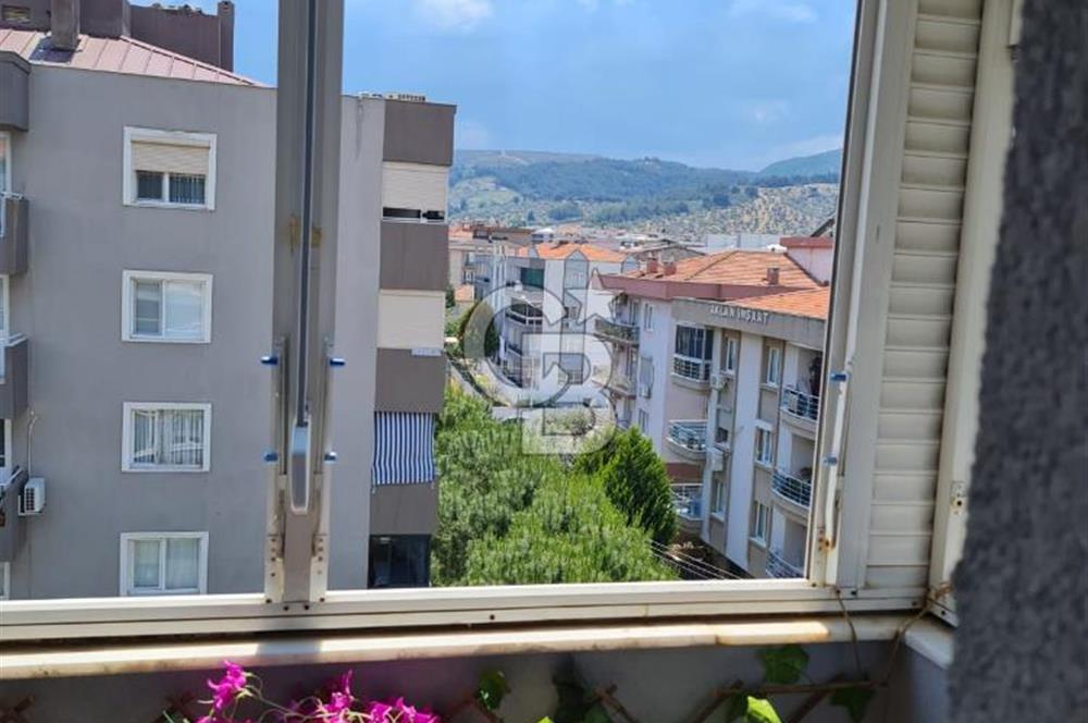 Gaziemir Irmak Mahallesi'nde Satılık 3+1 Daire