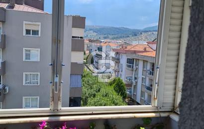 Gaziemir Irmak Mahallesi'nde Satılık 3+1 Daire