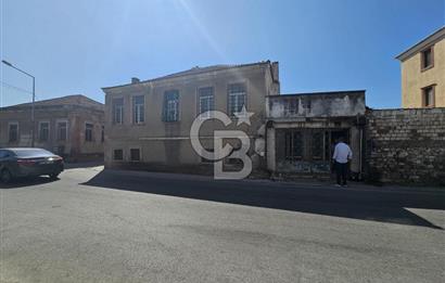 Ayvalık Altınova'da Satılık 10 Odalı Avlulu Tarihi Konak