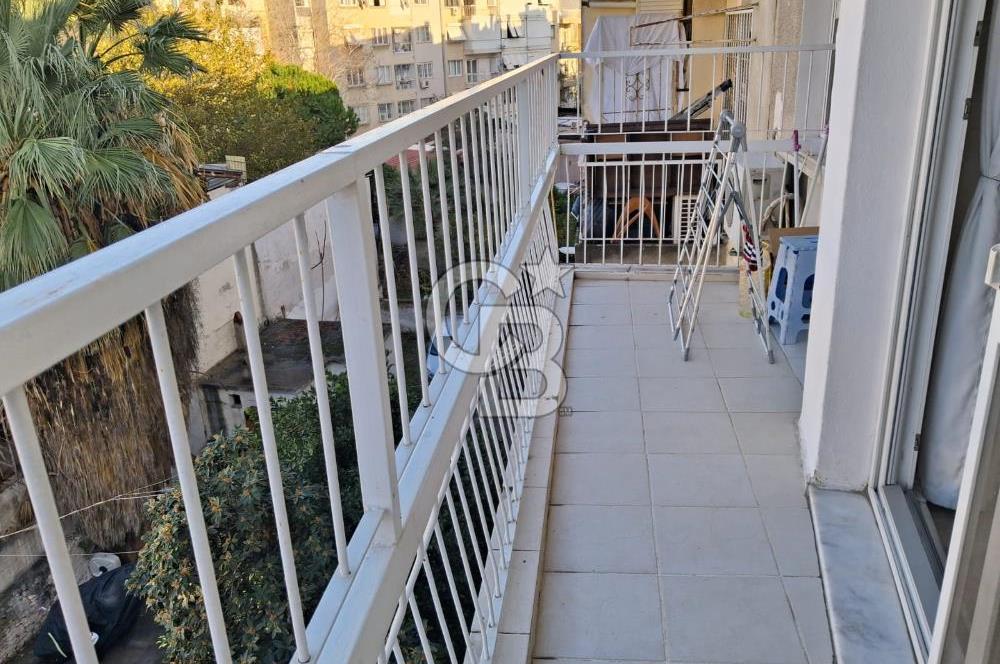 İZMİR KARŞIYAKA'DA 2+1 ASANSÖRLÜ OTOPARKLI ARAKAT SATILIK DAİRE