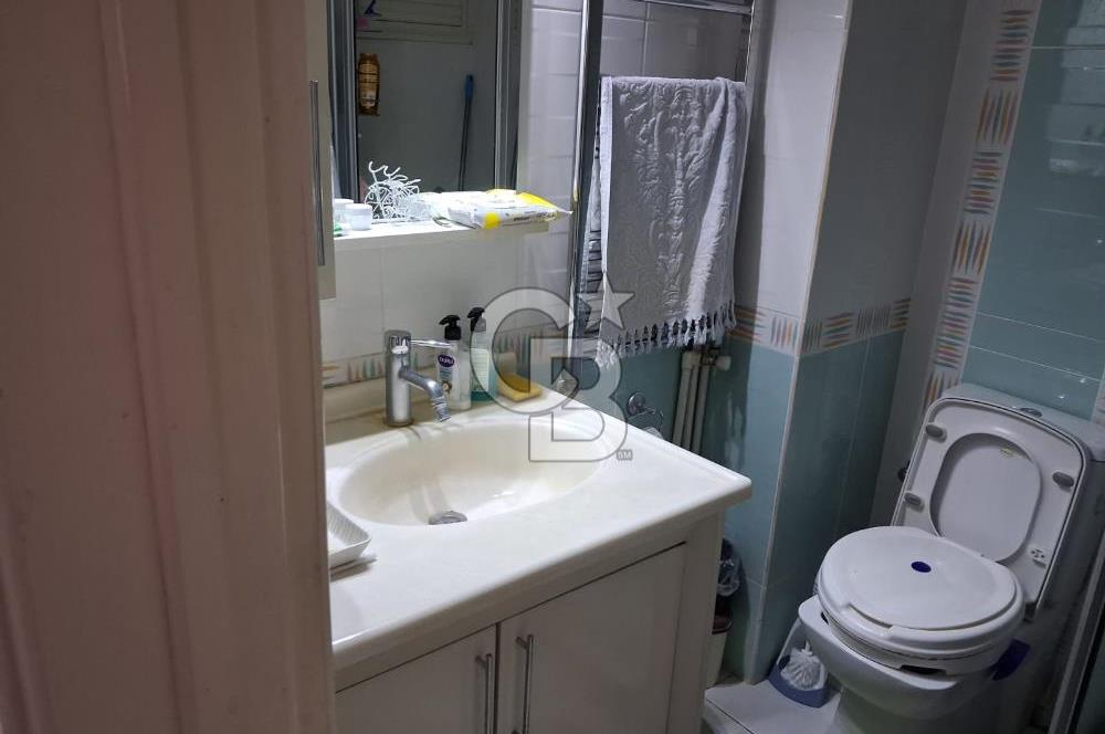 İZMİR KARŞIYAKA'DA 2+1 ASANSÖRLÜ OTOPARKLI ARAKAT SATILIK DAİRE